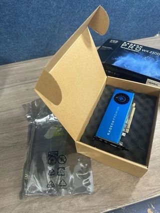 Tarjeta gráfica AMD Radeon Pro W2100-2 G