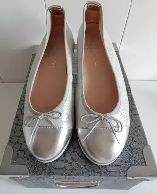 Manoletinas plateadas piel como NUEVAS TALLA 39