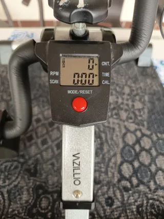 Bicicleta estática pedales sentado