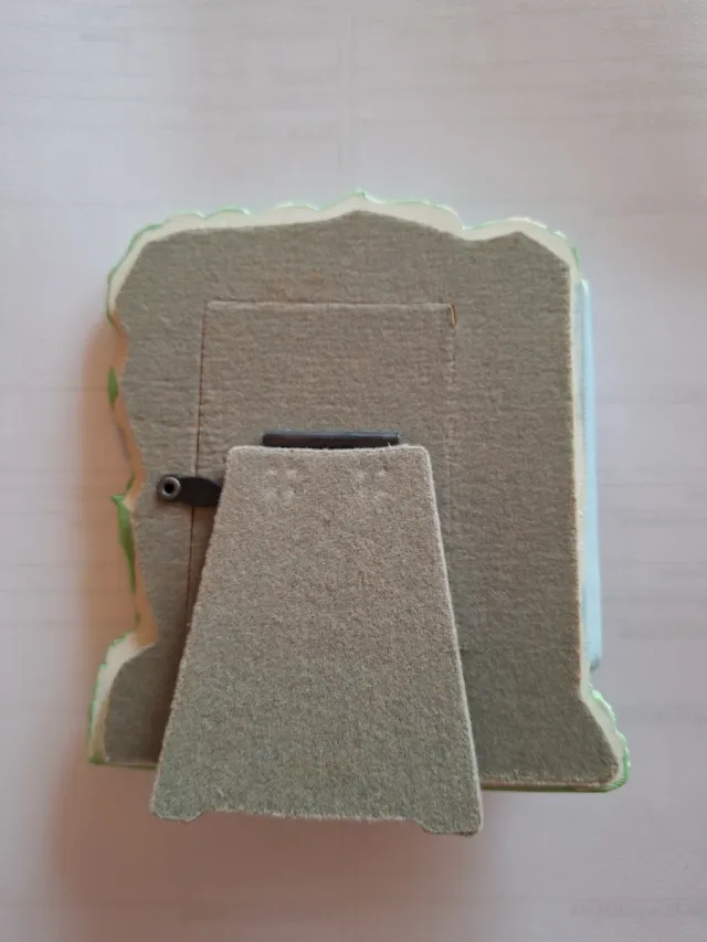 Marco de fotos infantil con conejitos