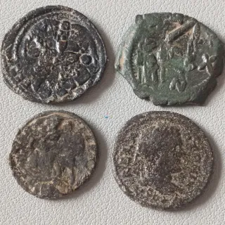 ≡ Lote 4 monedas 2 romanas y 2 Bizantinas