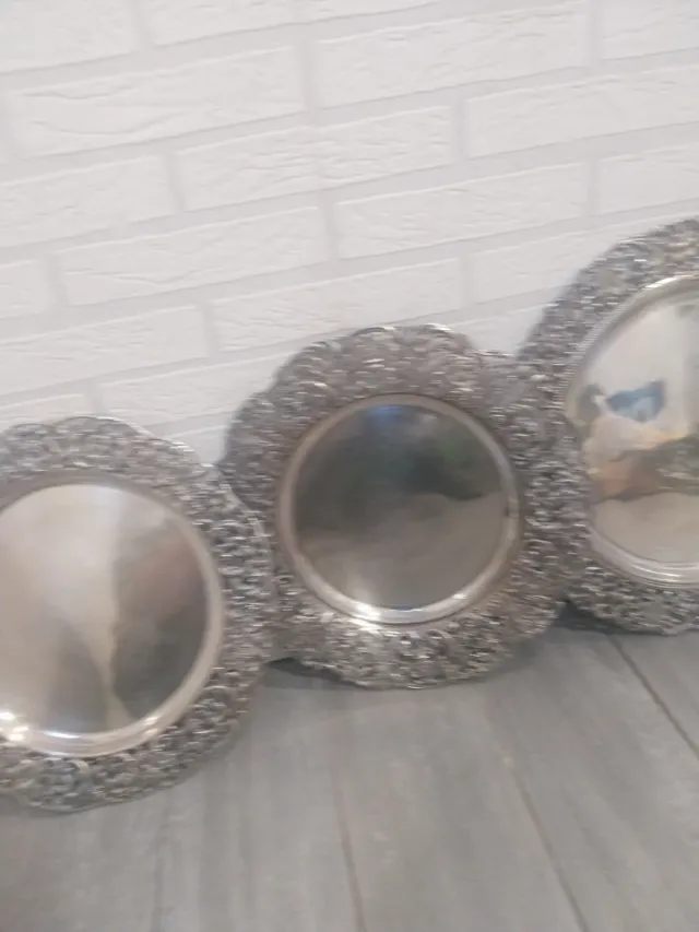 Bandejas plateadas decoradas