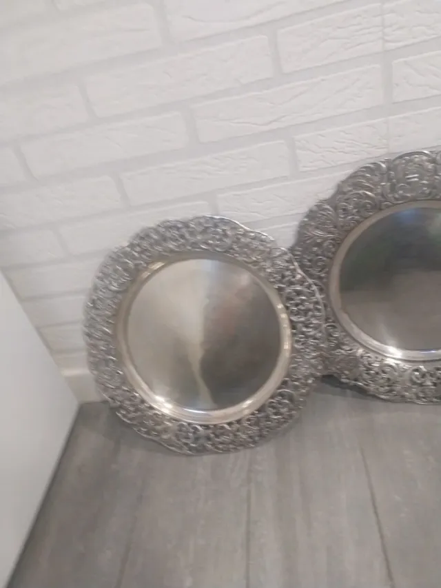 Bandejas plateadas decoradas