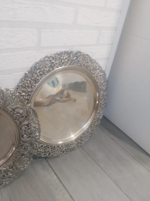 Bandejas plateadas decoradas