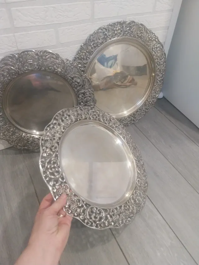 Bandejas plateadas decoradas