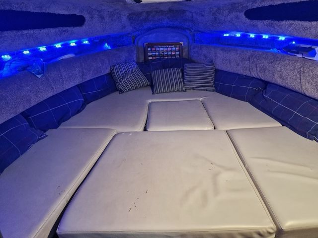 Barco con toldo y motor Honda