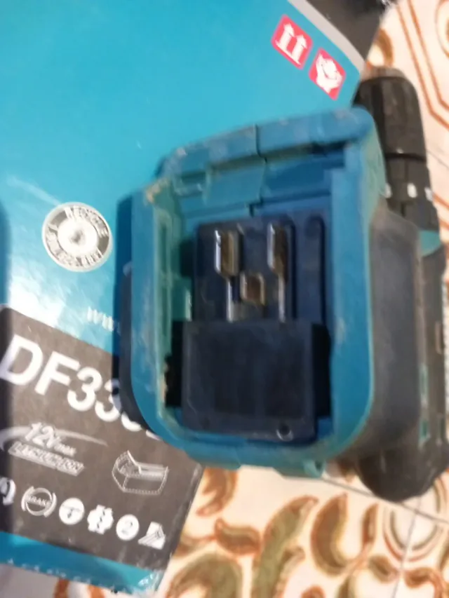 Taladro Inalámbrico Makita DF333DZ