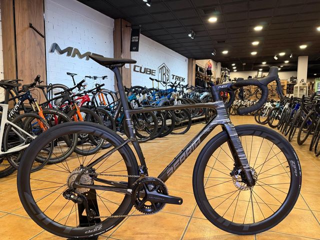 Bicicleta BERRIA BELADOR PRO ULTEGRA DI2