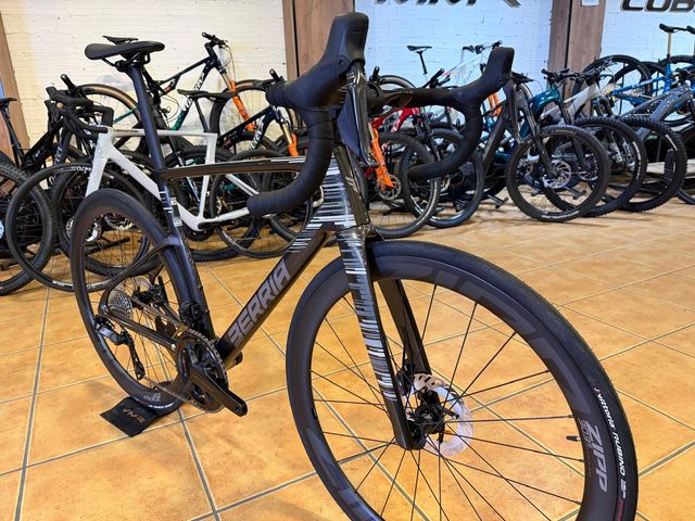 Bicicleta BERRIA BELADOR PRO ULTEGRA DI2