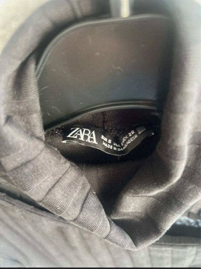 Jersey Zara cuello alto con abertura