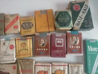 Antiguas cajetillas llenas sen abrir 