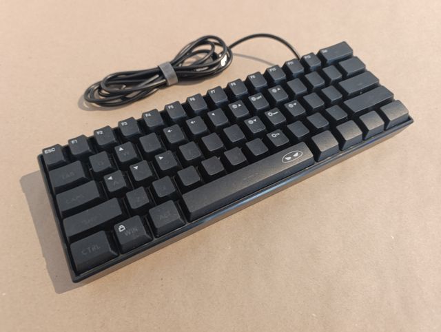 Teclado Mecánico 60% RGB Negro
