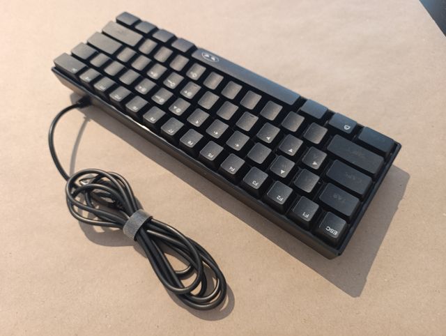 Teclado Mecánico 60% RGB Negro