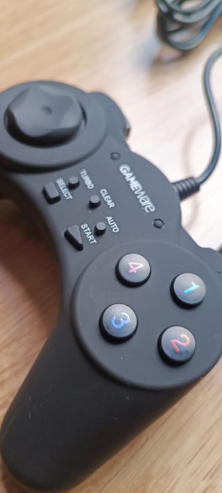 Mando USB GAMEWARE para PC