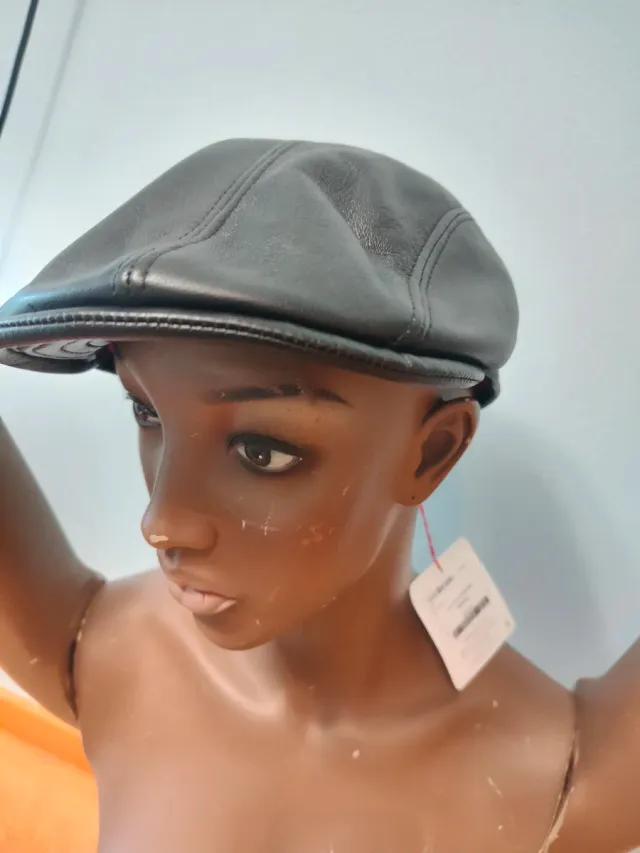 Gorra de piel MARONE 1881 Negra