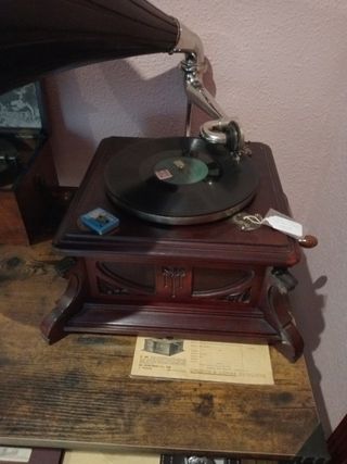 Gramófono La Voz de su Amo Trombón Madera