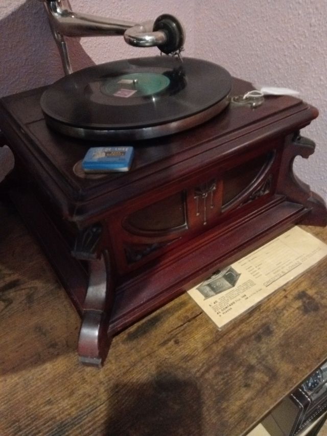 Gramófono La Voz de su Amo Trombón Madera