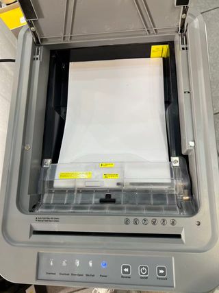 Trituradora de papel resistente: alimentación auto