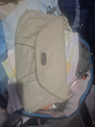 Lote de bolsos beige y negro