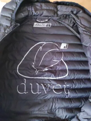 Cazadora de plumas negra