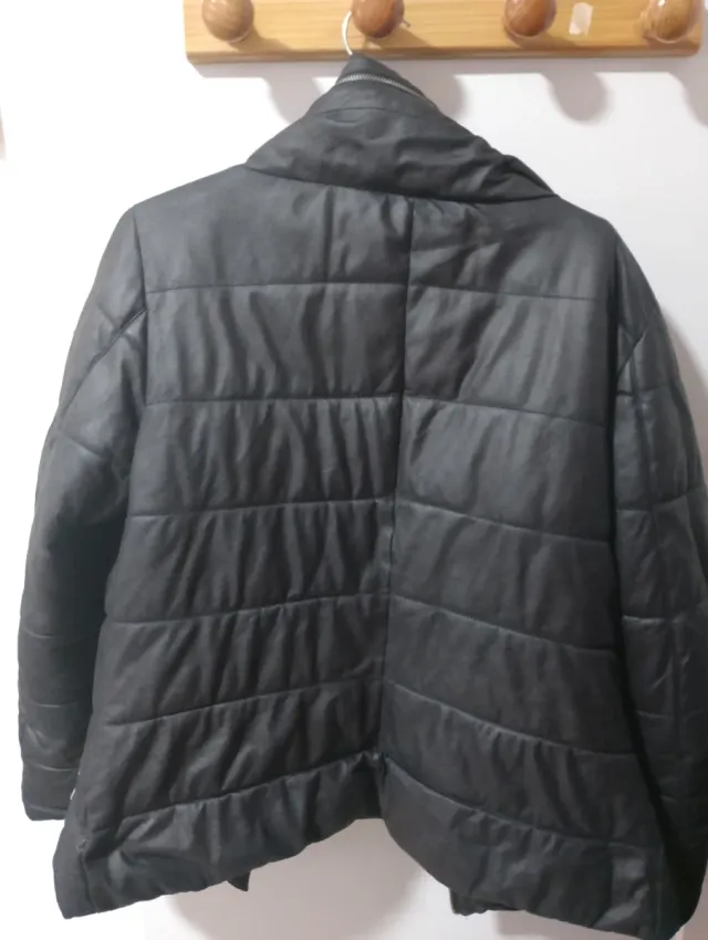 Chaqueta acolchada mujer negra