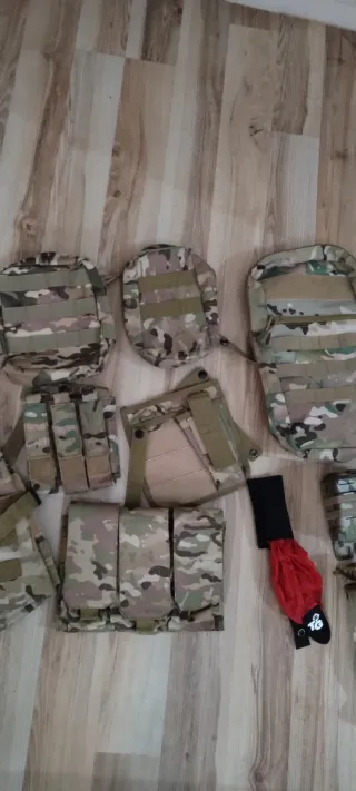 Chaleco Táctico Multicam + Accesorios MOLLE