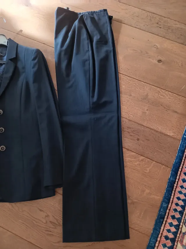 Tailleur donna Escada blue