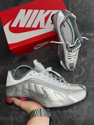 Sneakers Nike Shox R4 Comet Red 2018 Reflective