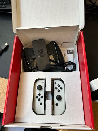 Nintendo Switch OLED Blanca y Negra