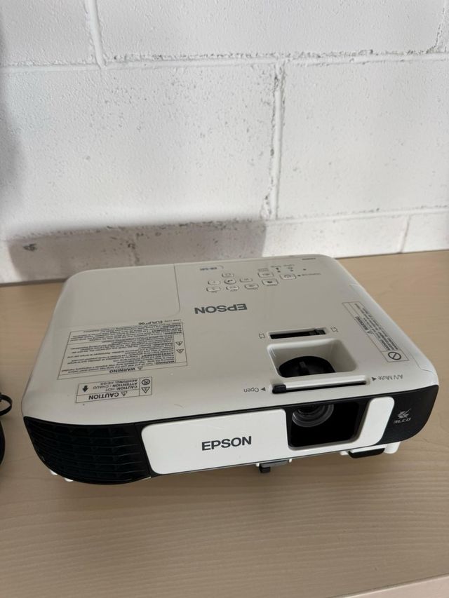 Proyector Epson EB-S41 Con Mando