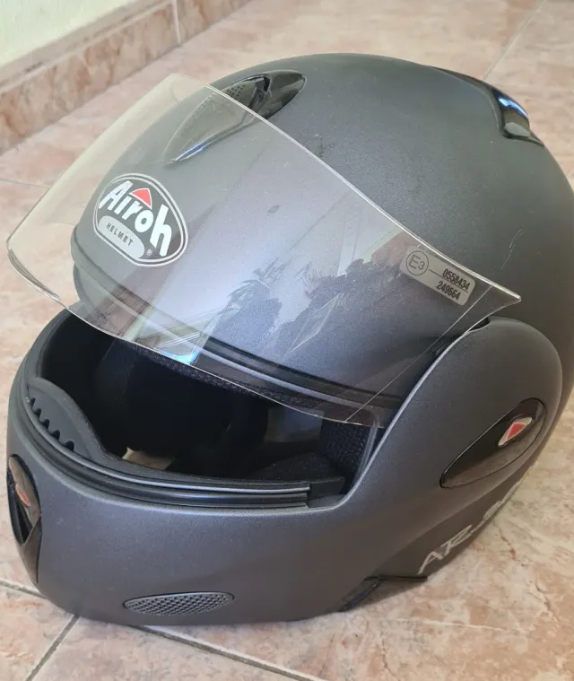 Casco integral Airoh