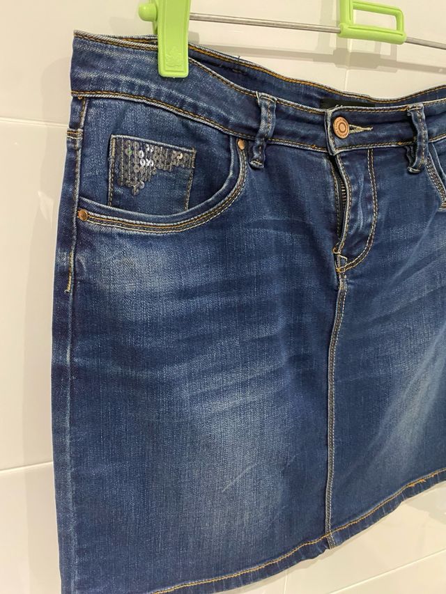 Falda vaquera azul de Fórmula Joven