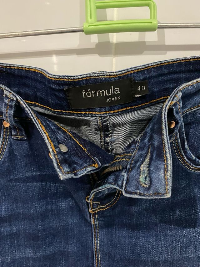 Falda vaquera azul de Fórmula Joven