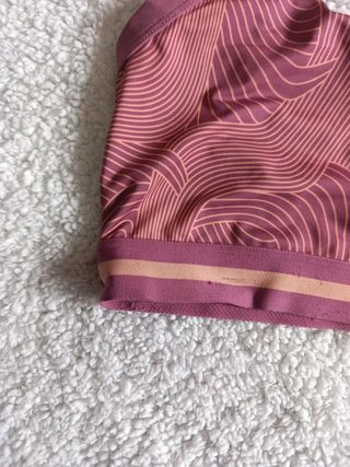 Top deportivo estampado rosa