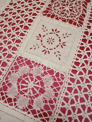 Mantel antiguo bolillos encaje