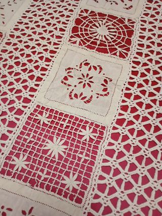 Mantel antiguo bolillos encaje