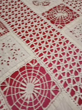 Mantel antiguo bolillos encaje