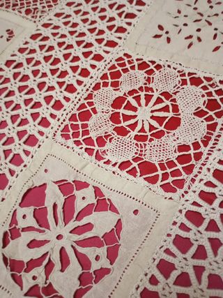 Mantel antiguo bolillos encaje