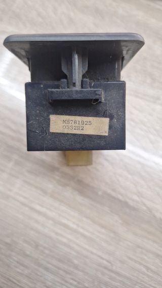 Pulsante Alzacristalli Anteriore Pajero Mitsubishi