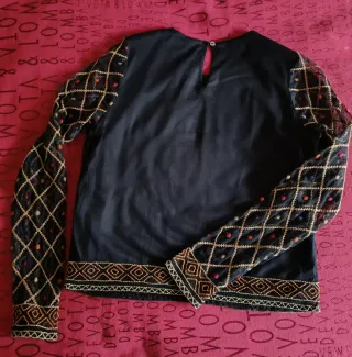 Blusa Bordada Tintoretto Negra Multicolor