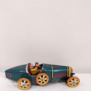 Modelo de coche vintage bugatti a escala