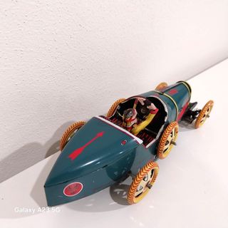 Modelo de coche vintage bugatti a escala