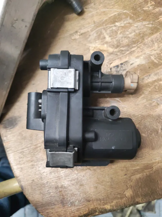 Motore per la valvola del collettore di aspirazione Opel Insignia