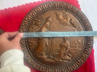 Coppia piatti rame sbalzato religiosi