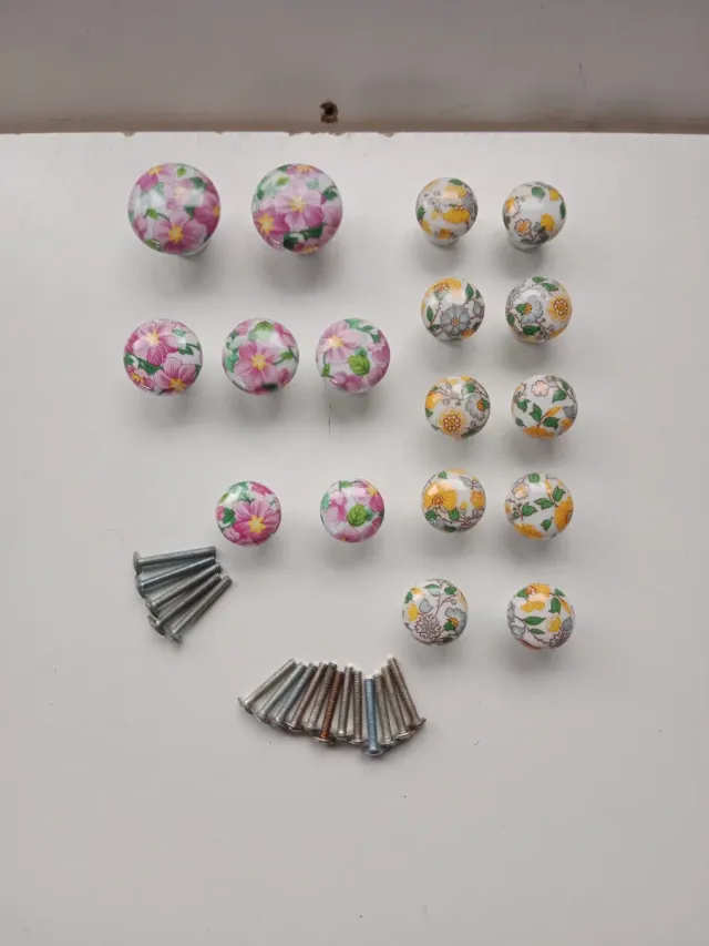 17 Maniglie Rotonde in Ceramica con Fiori