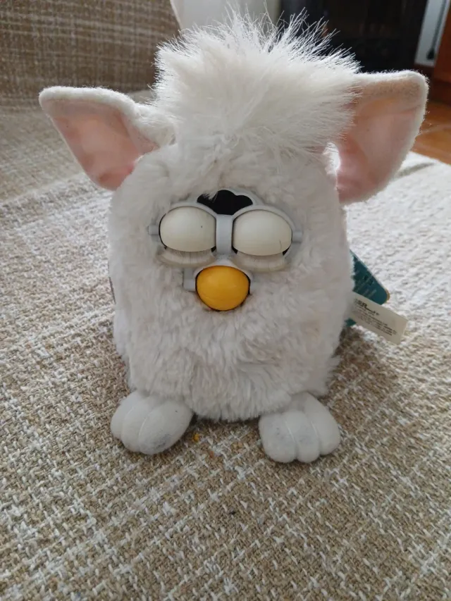 Furby antiguo blanco habla y mueve ojos