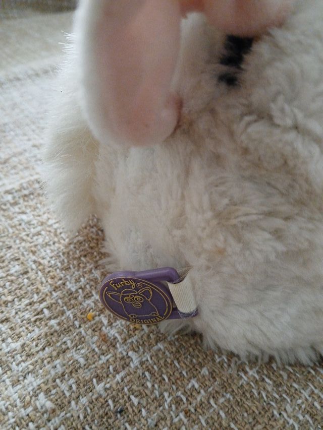 Furby antiguo blanco habla y mueve ojos