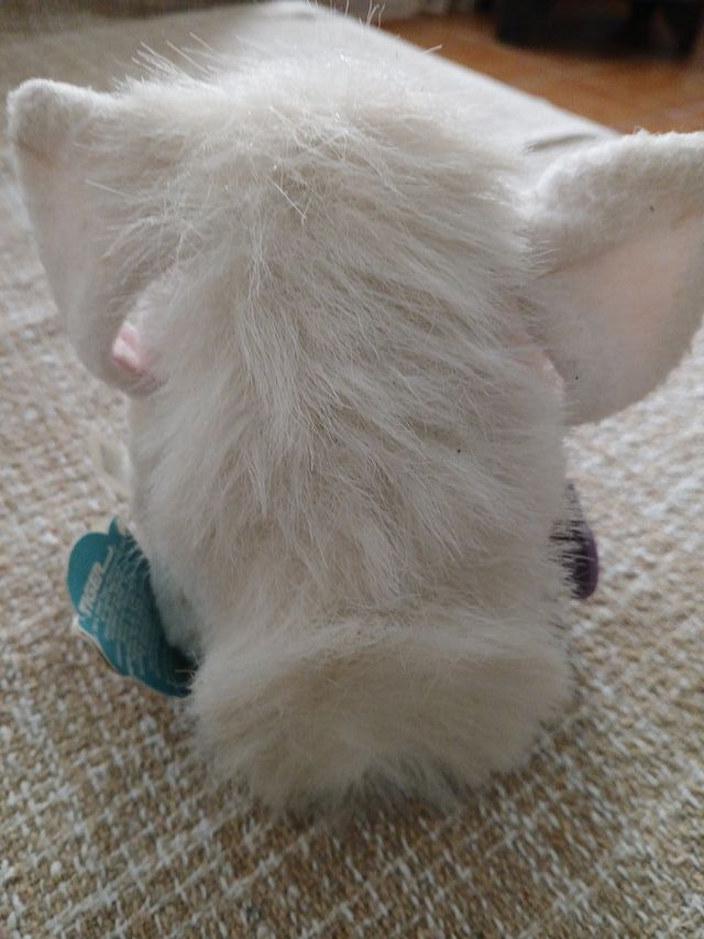Furby antiguo blanco habla y mueve ojos