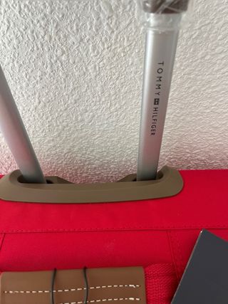 Maleta Tommy Hilfiger Roja Nueva