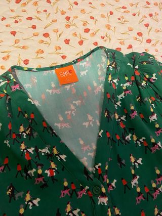 Vestido MIDI verde con estampado de perros